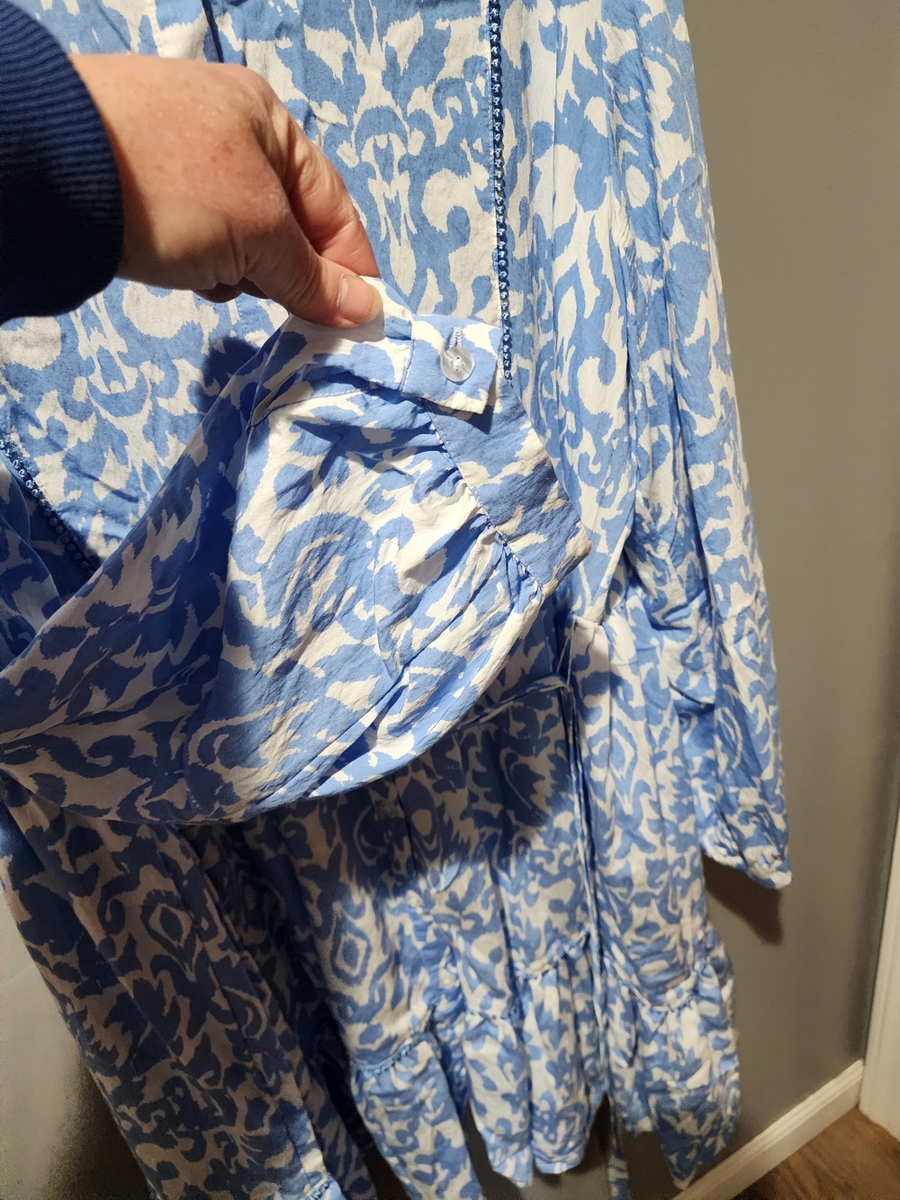 Blue and White Printed Button-Front Women's Dress - Picture 4 of 9